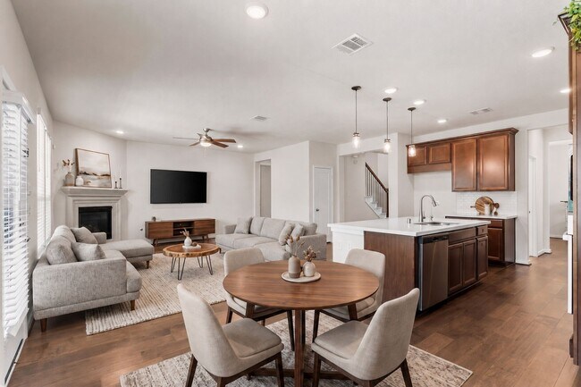 Foto del edificio - 3850 Chapman Bluff Dr