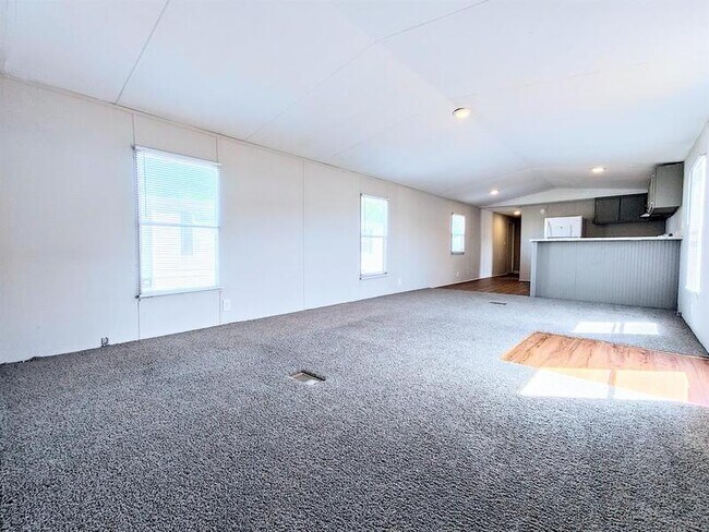 Foto del edificio - 212 Sunshine Dr