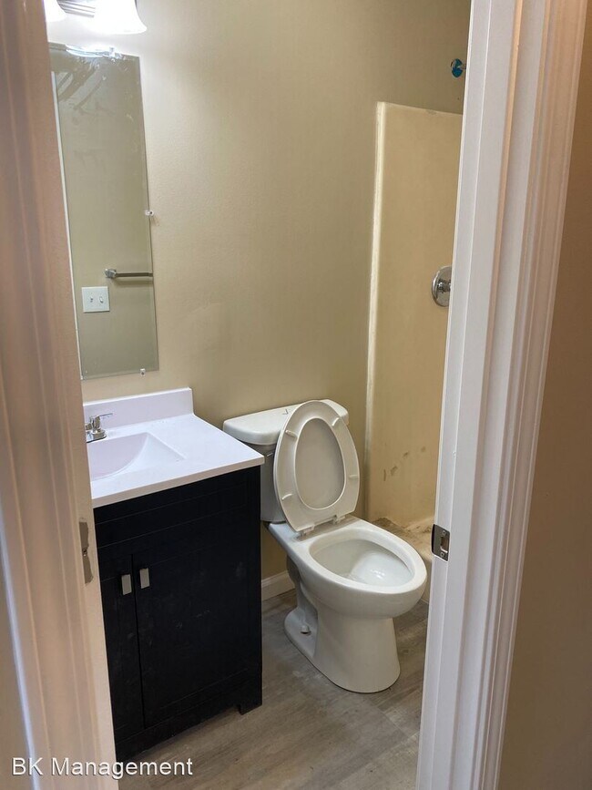 Building Photo - 2 br, 2 bath House - 911 Indian Springs