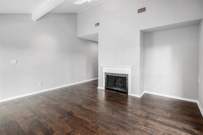 Foto del edificio - 3855 Heatherwood Dr