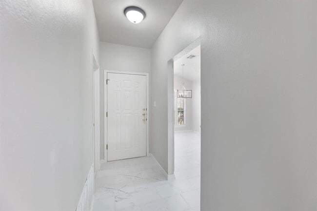 Foto del edificio - 9505 Woodvale Dr