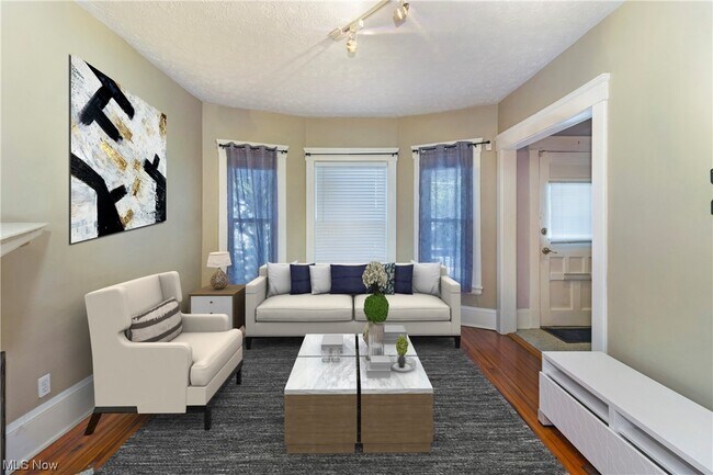 Building Photo - 1536 W 28th St