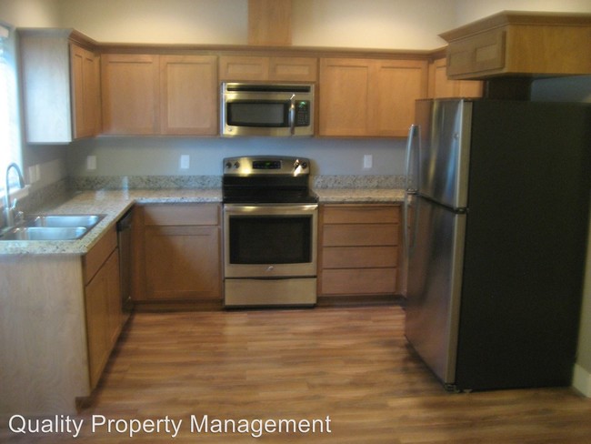 Building Photo - 540-540 Gray Ct