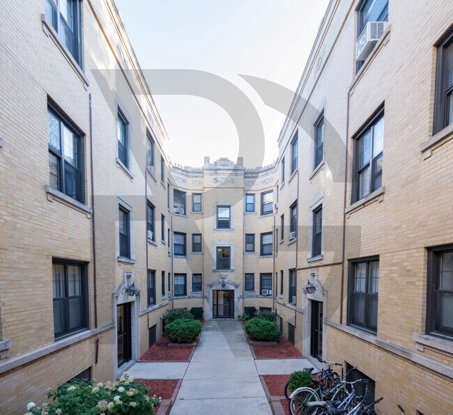 Building Photo - 437 W Belden