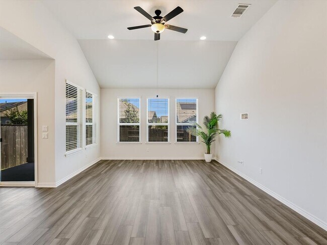 Foto del edificio - 228 Wild Sage Ln