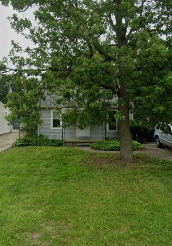 Primary Photo - 2 Bedroom Home in Westland