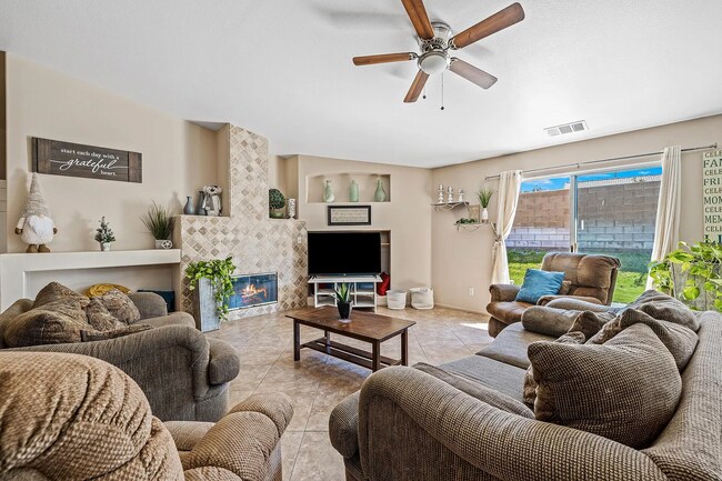 Foto del edificio - 41250 Doak St