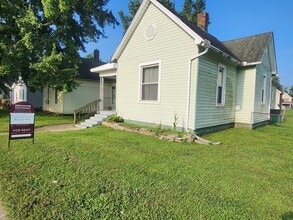 Building Photo - 607 S 14th St