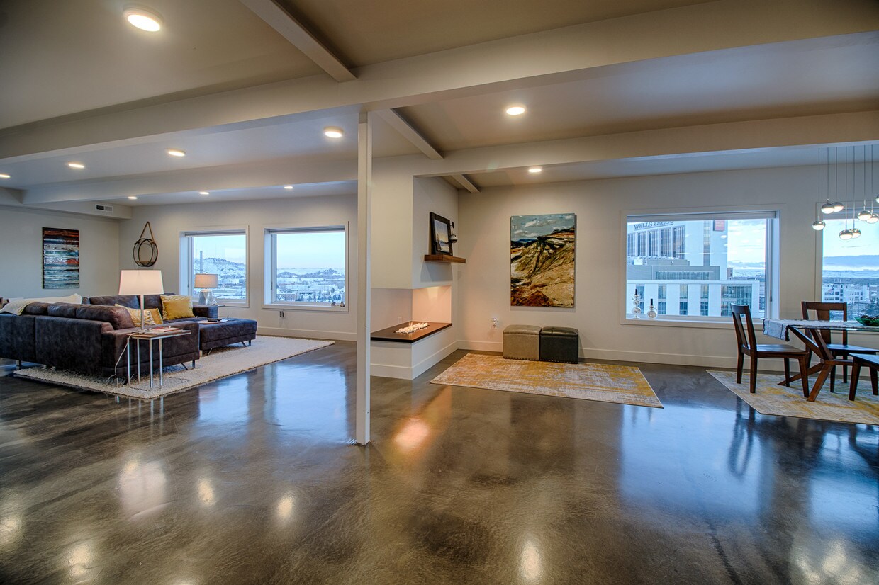 Living/Dining - 300 N 25th St