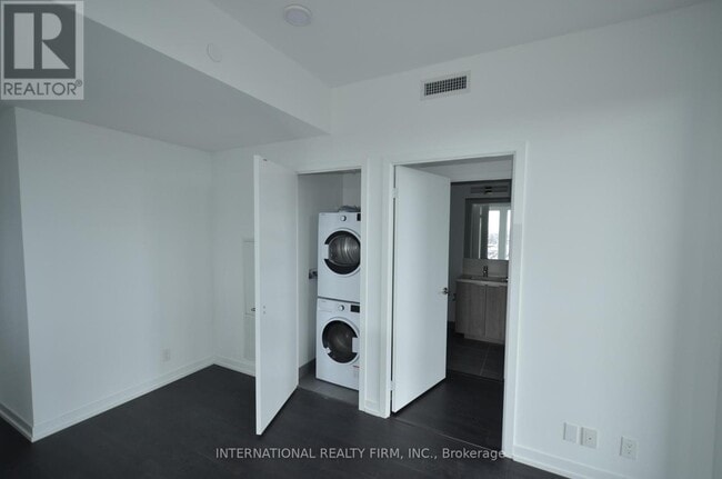 Building Photo - 2020-2020 Bathurst St