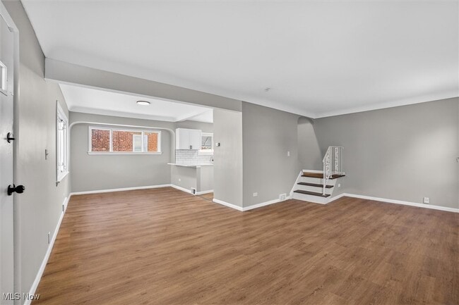 Foto del edificio - 8910 McCracken Rd