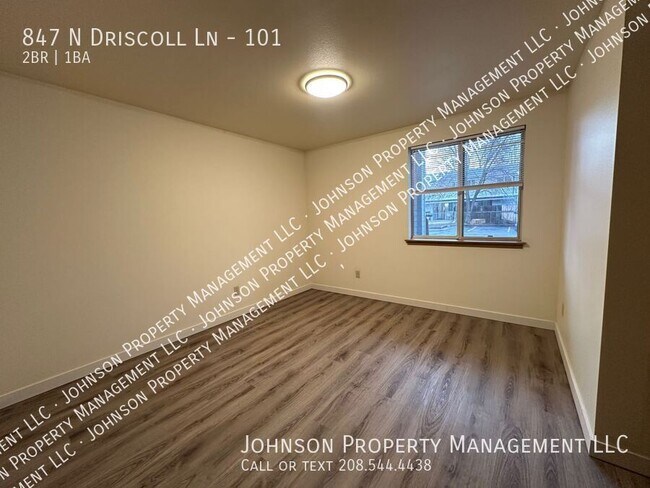 Foto del edificio - 847 N Driscoll Ln