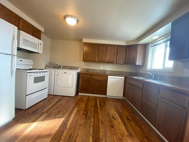 Building Photo - 2-bedroom 1 bath Great Spokane Valley Loca...