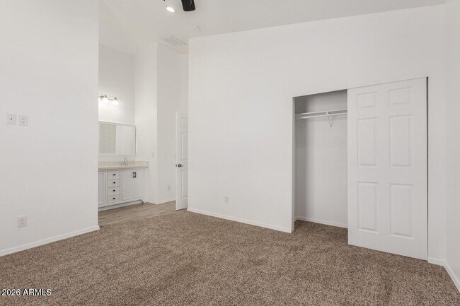 Foto del edificio - 8335 W Pineveta Dr