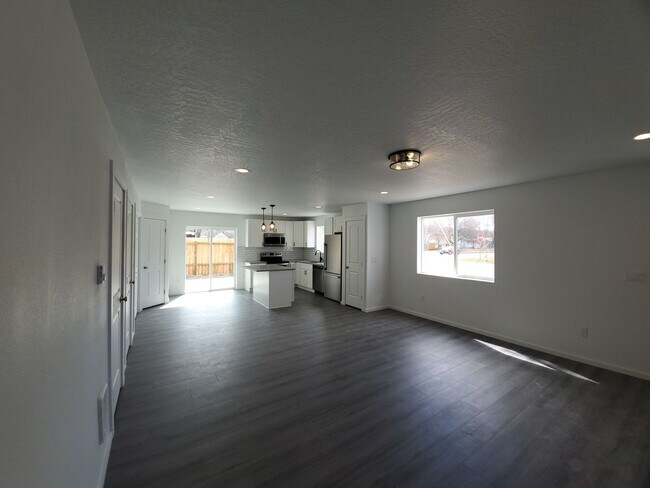 Foto del edificio - Newer Build