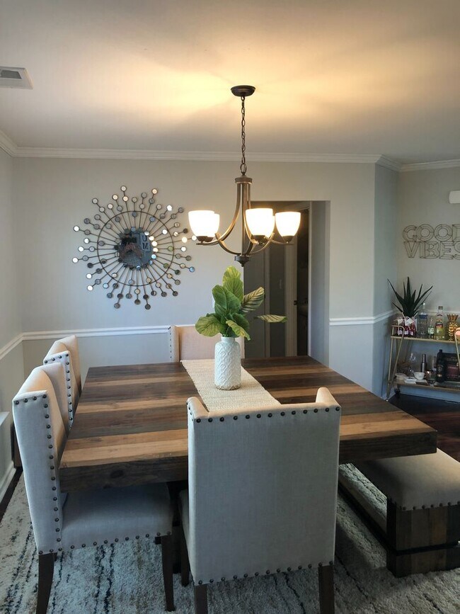 Foto del edificio - BEAUTIFUL HOME IN GODLEY PARK