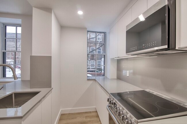 Building Photo - 3421 Rue Durocher