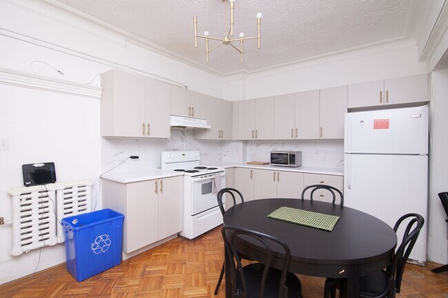 Photo du bâtiment - 1245 Rue St Marc