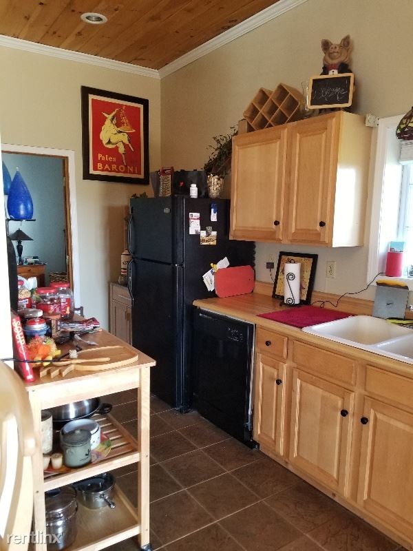 Building Photo - 2 br, 1 bath House - 30 Emmons  Rd