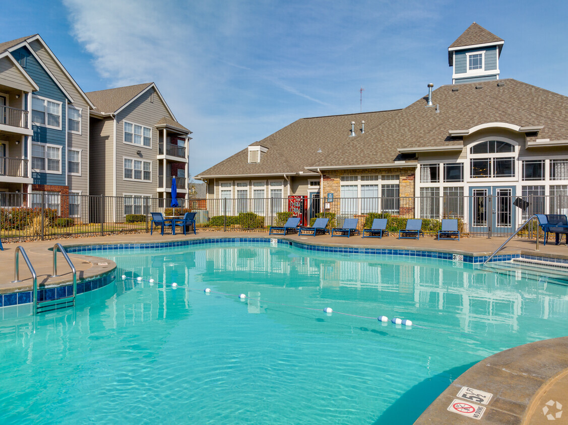 Fountain Lake Apartments - Apartments in Edmond, OK | Apartments.com