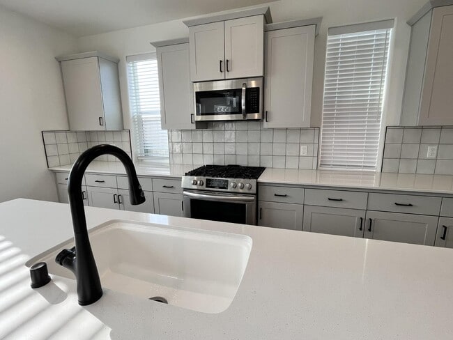 Building Photo - 4031 Dylan Rd