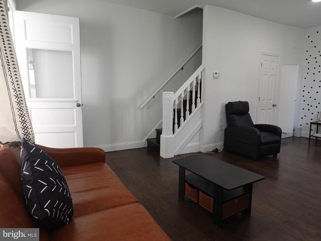 Foto del edificio - 6139 Larchwood Ave