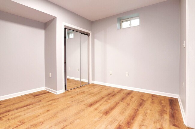 Foto del edificio - 236 Van Horne St
