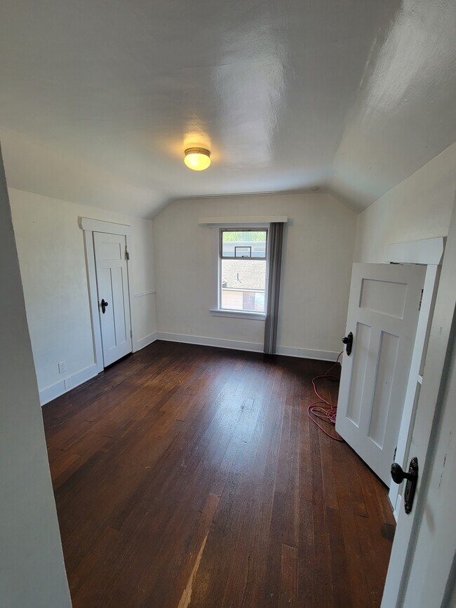 2124 Rainier Ave, Everett, WA 98201 House Rental in Everett, WA