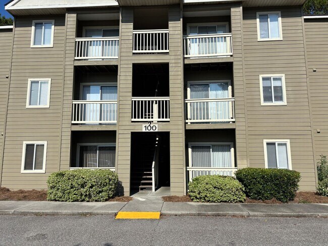 Foto del edificio - 2 BEDROOM 2 BATH ON 2ND FLOOR AT MYRTLE GREENS