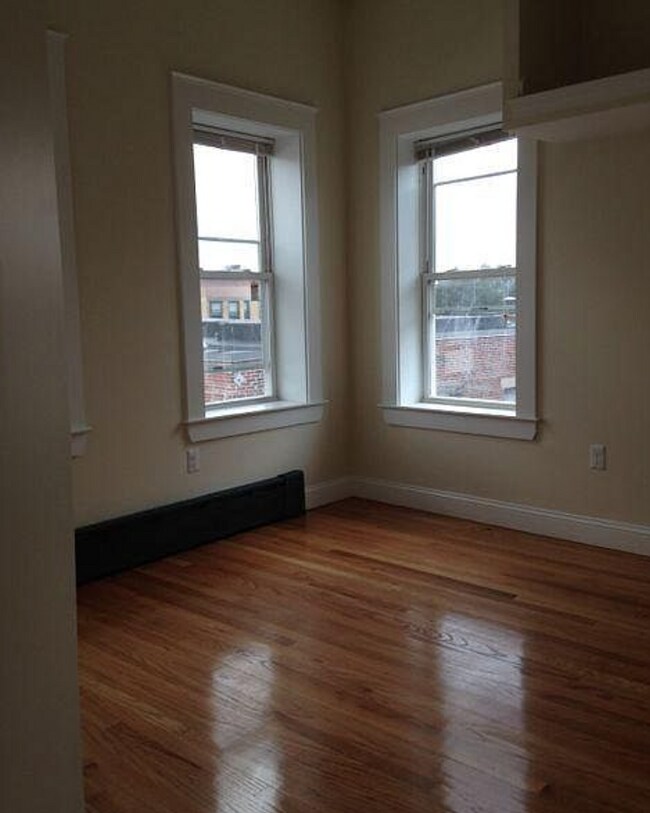 Building Photo - 84 Fenway
