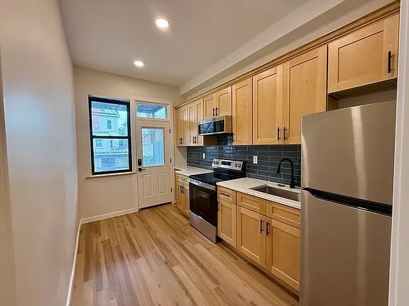 Building Photo - Fully Renovated 1-Bedroom in Cypress Hills with Split System Air Conditioning