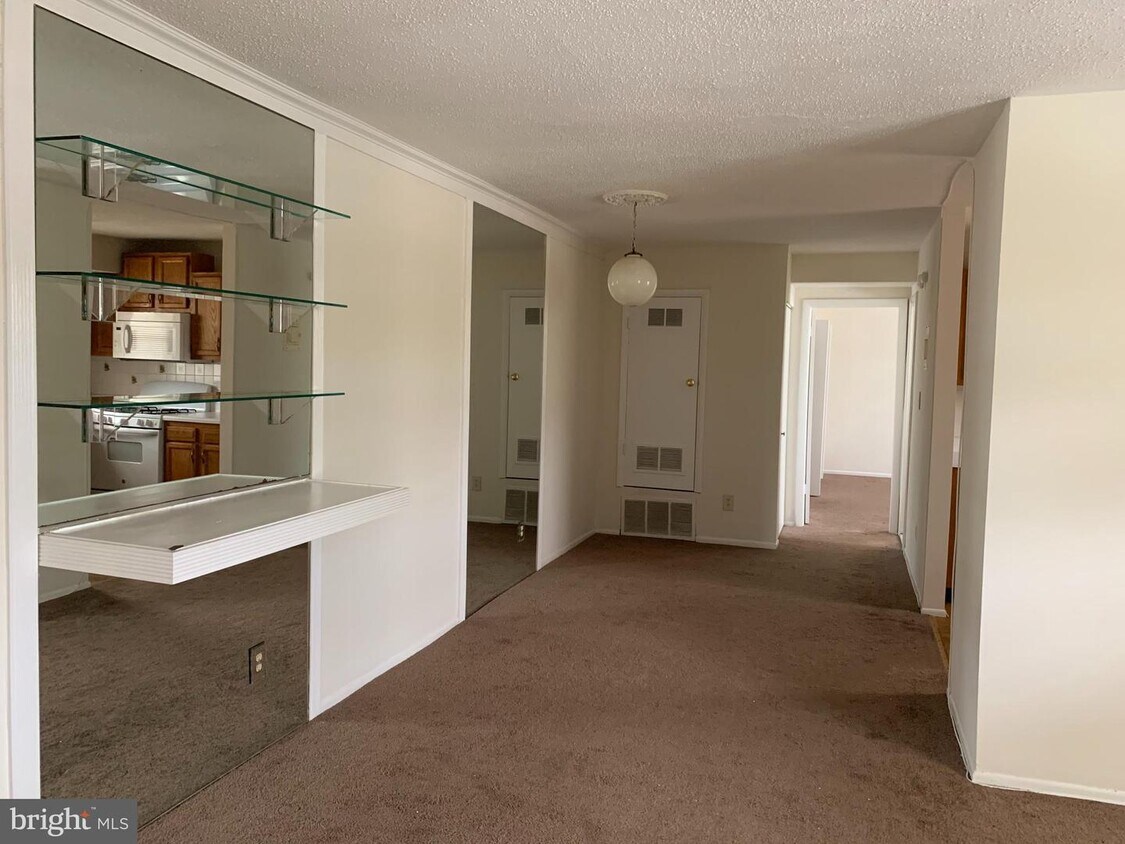 11923L Tarragon Rd Unit L, Reisterstown, MD 21136 Room for Rent in