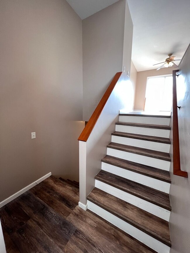 Foto del edificio - Spacious Split-Level Retreat Just Minutes ...