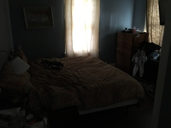 Building Photo - 2411 Preston St