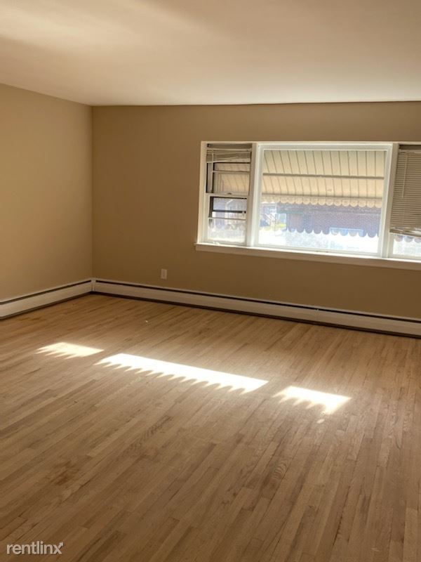 Foto del edificio - 3 br, 1 bath Apartment - 400 Boyden Ave