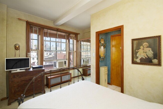 Building Photo - 170 West 74th Street
