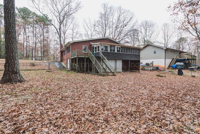 Foto del edificio - 2213 Davis Rd SW