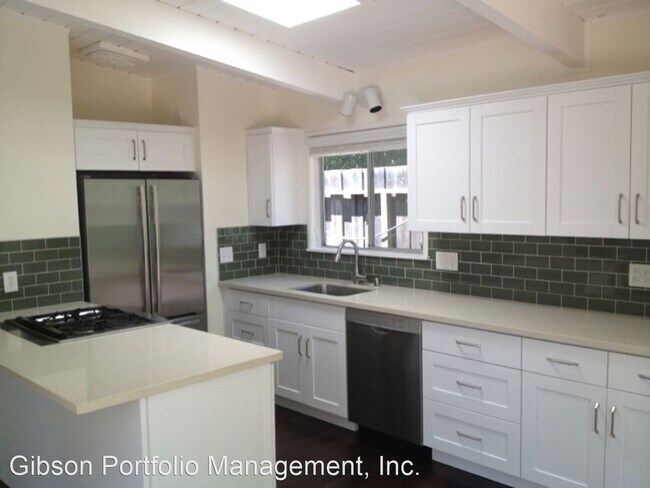 Building Photo - 1 br, 1 bath House - 1555 Stanford Ave.