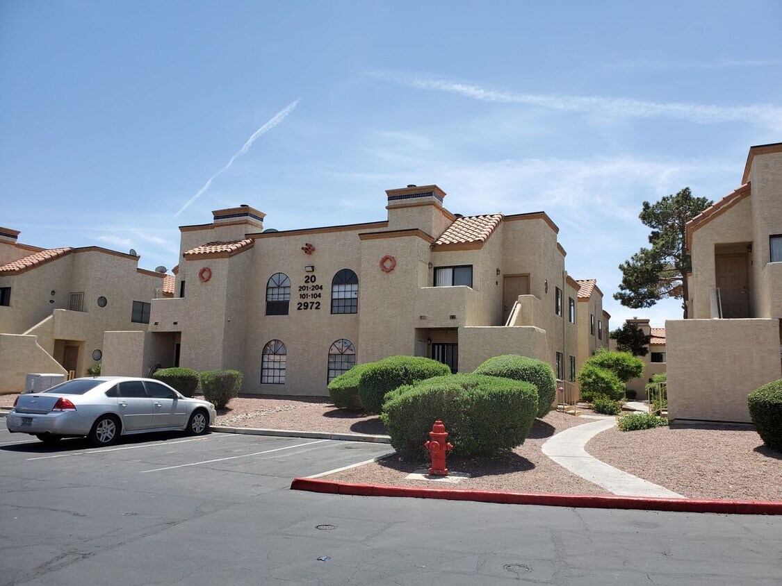 Primary Photo - 3 BED / 2 BATH CONDO!!