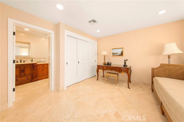 Foto del edificio - 3546 Dixie Canyon Pl