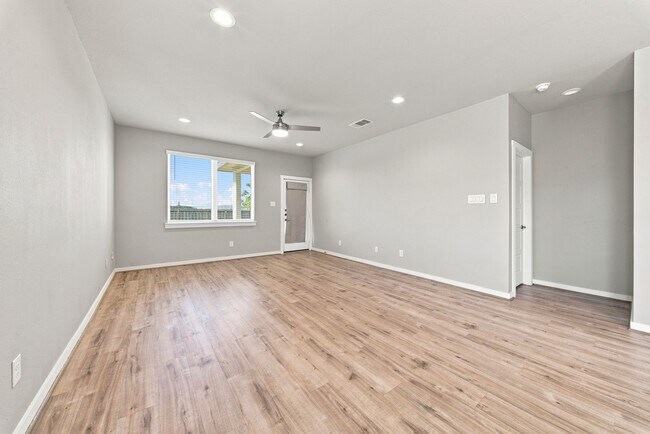 Foto del edificio - 2807 Chancery Summit Ct