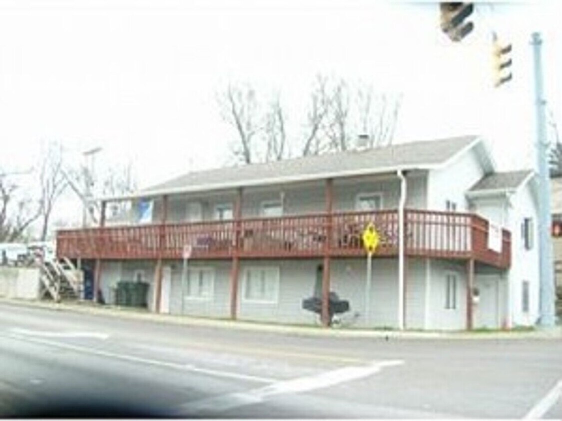 Foto principal - 1226-1230 W Kirkwood Avenue
