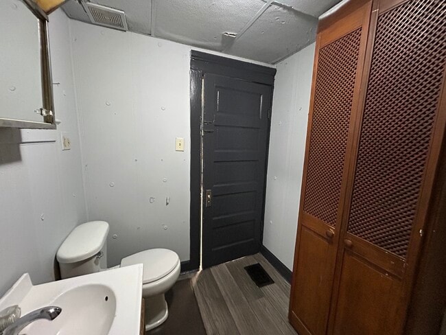 Foto del edificio - 907.5 Jewell-