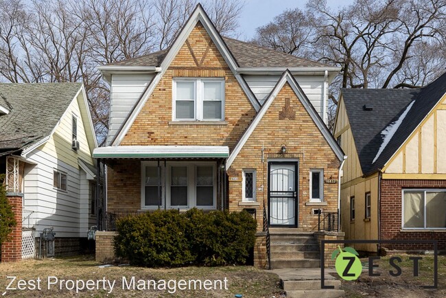 Building Photo - 2 br, 1 bath Apartment - 16832 - 16834 San...