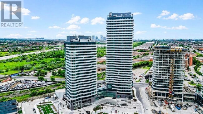 Building Photo - 10 Flavelle Trl