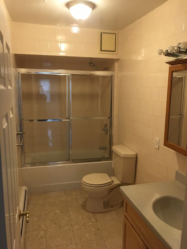 Bathroom - 31 Bellew Ave