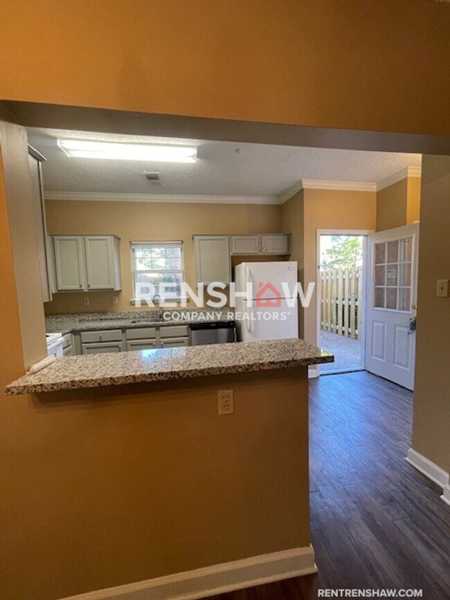 Building Photo - Now Offering a 18 Month Lease - Two Story ...