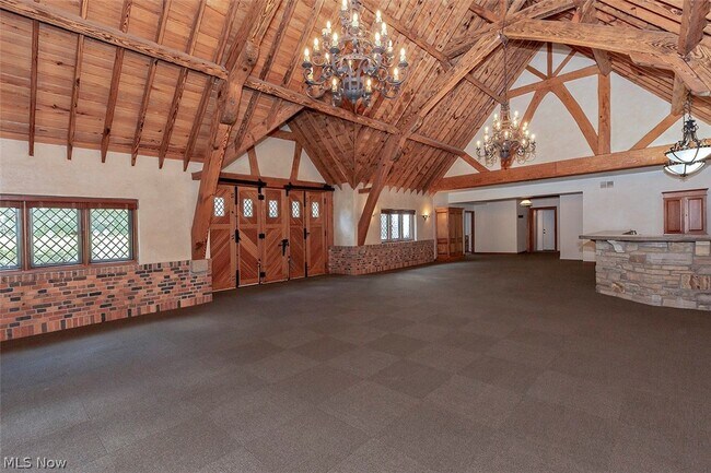 Foto del edificio - 7020 S Woodland Rd