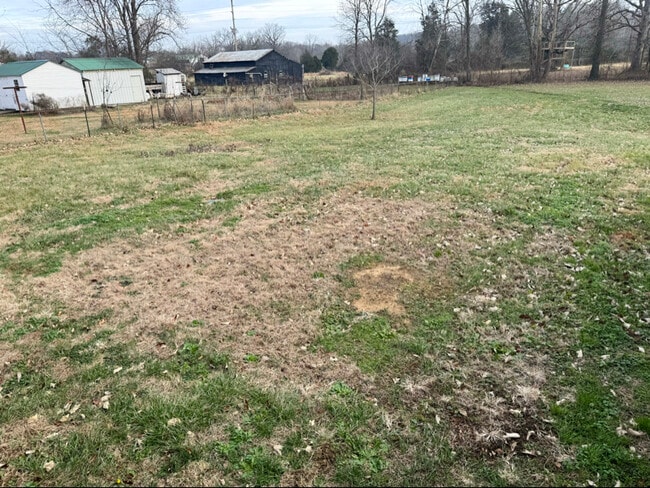 Building Photo - 2866 W Blue Lick Rd