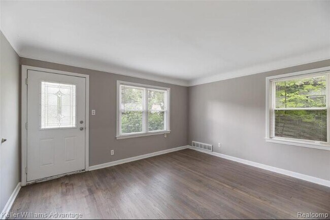 Building Photo - 16500 Salem